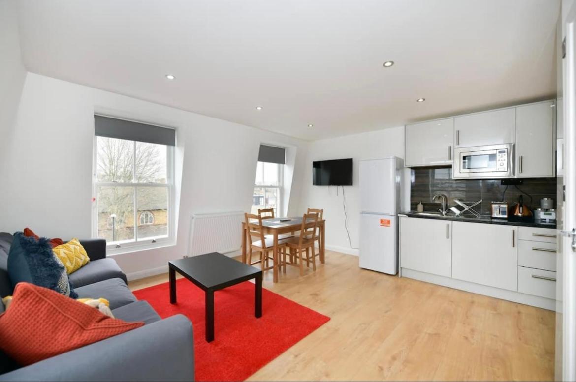 לונדון Lovely 2 Bedroom Serviced Penthouse Battersea Park Road מראה חיצוני תמונה